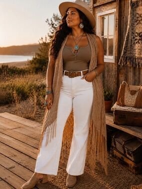 Boho One Size Long Sweater Vest + Plus Size 22 Levi’s Jeans | Curated Outfit